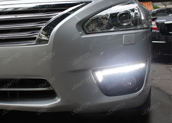 Does 2013 nissan altima have daytime running lights #3